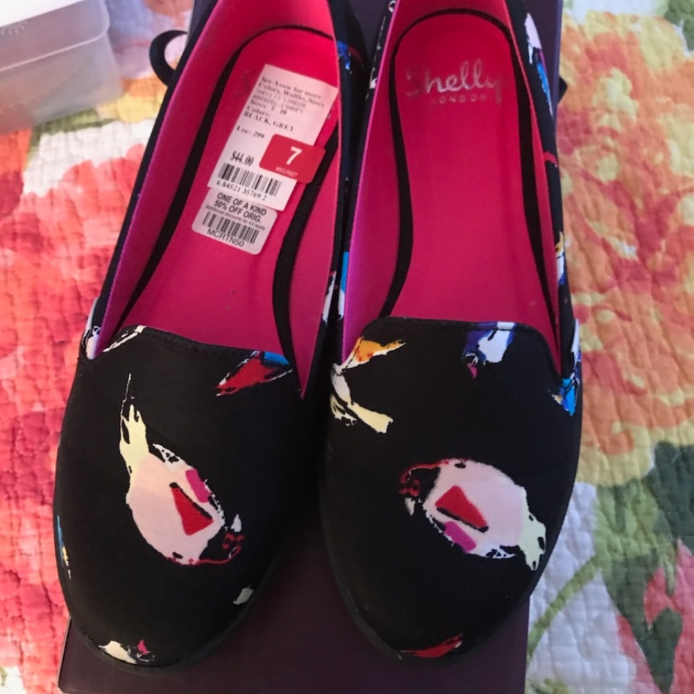 NEW Shelly London Flats